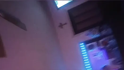 Domaltarak yüz sikişi