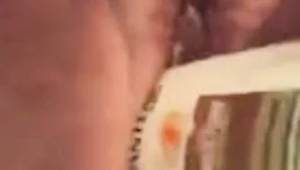 Karısı squirts kadar bütün şişe alır