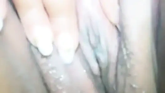 Kendi boşalmaya çalışıyorum