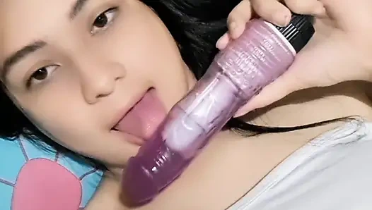 Üvey kız kardeşim bana zengin ve sıkı amcığına tüm dölümü yatırmam için ödünç veriyor - porno