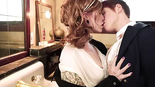 Vekil Paige, Lily Cade ve Nikki Hearts lezbiyen üçlü grup sekste göt yalıyor