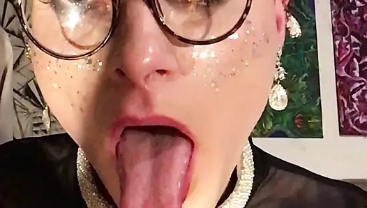 Zayıf kız kılıklı kadın kılıklı whiteboi