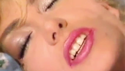 Sıcak geceler sert vücutlar