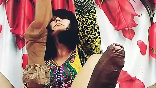 Yarağa aç orta yaşlı seksi kadın