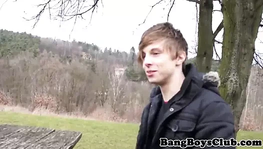 avrupa twink barebacked içinde kamu için nakit