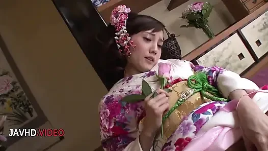 Yaramaz Japon amatör Rei Mizuna seksi becerilerini kamerada canlı gösteriyor