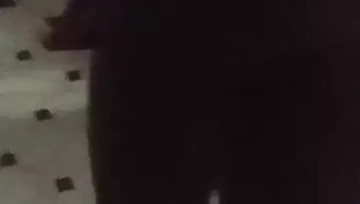 Merdivenlerden aşağı yap, bu yüzden çarşaflarımda olmasın