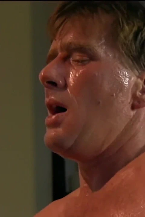 İki Kocaman Göğüs ve Çılgın Popos Kyle Stone'un Büyük Penisi İçin