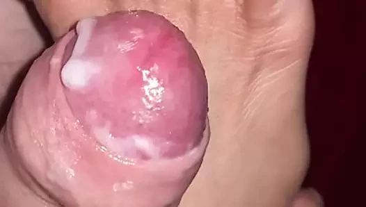 Naelor melove seksi uzun ayak parmaklarına boşalıyor