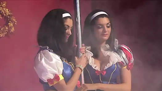 Kit Lee ve Kat Lee ile ırklararası video