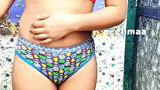 Sik beni bebeğim lütfen, beni ye sevimli Hintli kızCute minyon genç kız yarağını sertleştirmek istiyor.