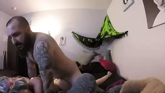 Voici une femme qui va bien lui faire bander