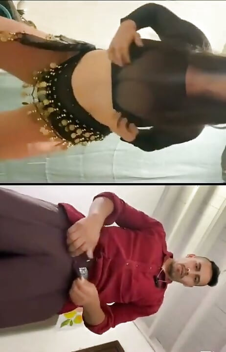 Kırklı yaşlarında ateşli Latin MILF üvey oğluyla mastürbasyon yapıyor