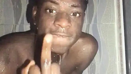 Yüzüne boşalmak istiyor