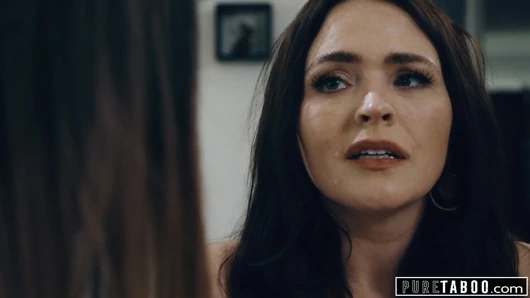 Saf tabu üvey anne üvey amca ile genç yakalandı ve katıldı