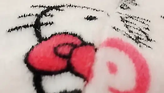 18-летняя девушка трахает свой персик