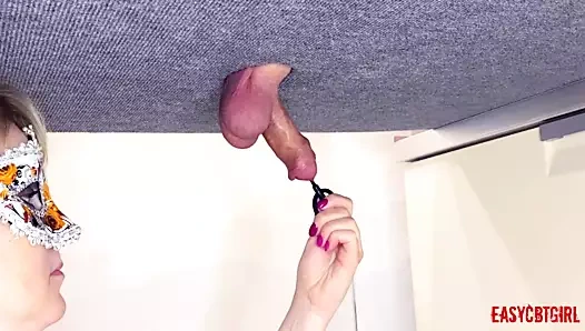 Metresi sünnet derisi ve üretra ile oynuyor