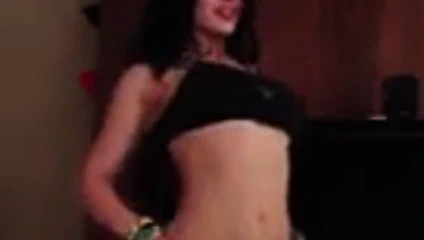 Sıcak latina bebek dans