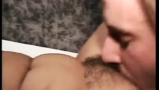 Bu emmek için burada olan Almanya'dan amatör bebek