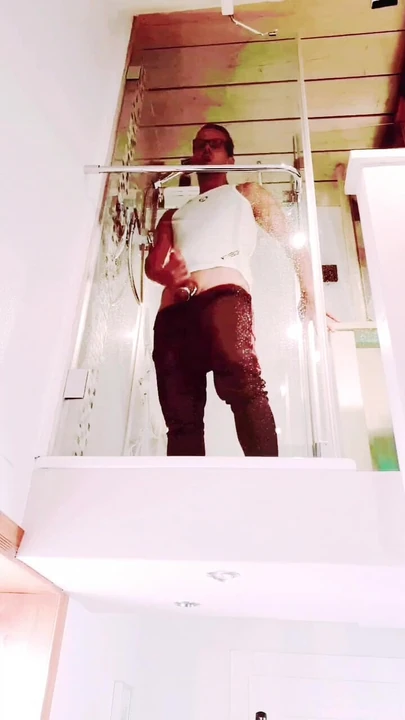 SlutboyBen Cam4 пользователь встречается с сексуальной шлюшкой III