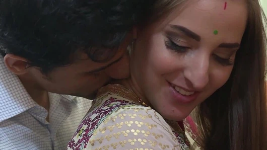 Sıcak yenge stripped ve ona kedi ve göt becerdin tarafından devar