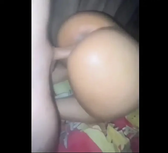Büyük götlü azgın orta yaşlı seksi üvey anne ile gizli seks