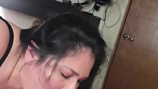 Küçük patron bana veriyor ama hâlâ doldurmuyor