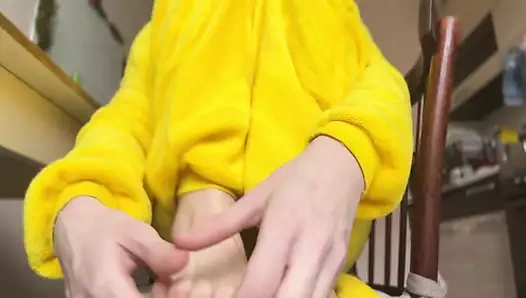 Aşağılama eğitimi kokan çorap gösterisi