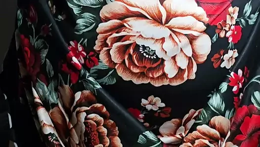 Gecenin ortasında harika bir sakso çektikten sonra üvey oğlunun yarağı üvey annesinin ağzına boşalıyor