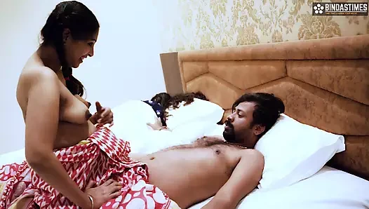 Wife ke sex karne se mana karne par Pati ne wife ke samne hi kaamwali bai ko chod dala ( Hindi Audio )