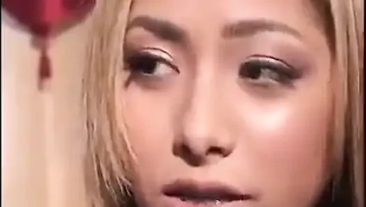 Diş teli takan sıkı genç kız anal seks meraklısı