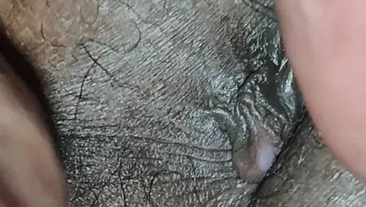 Soti hui biwi ki gaand ka kala ched