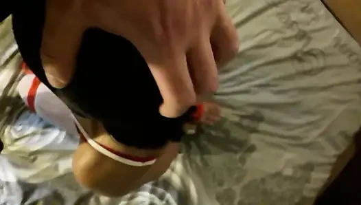 Bağlı ve Gözleri Bağlı MILF Bir Cinsel Bakış Açısı Alıyor