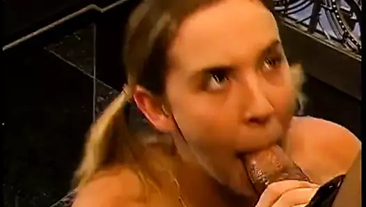 Güzel büyük siyah horoz oral seks 48