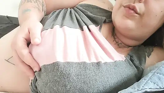 Göğüslerimi Sana Süt Vermeye Hazırlıyorum (konuşma Yok)