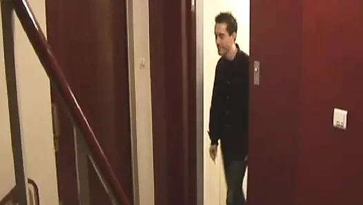 Первоклассные французские крошки делят большой хуй в горячем тройничке