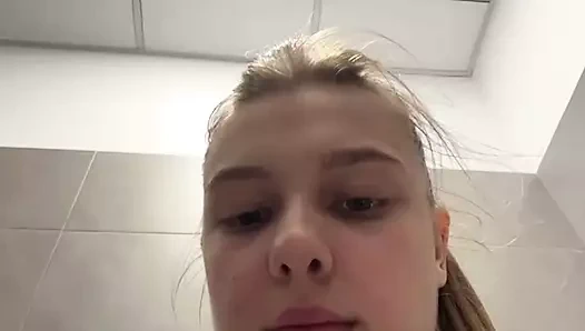 Alışveriş merkezinde halka açık yakın çekim