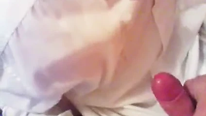 gömlek üzerinde Cum