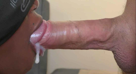 Abanoz genç oral seks boşalmak içinde ağız