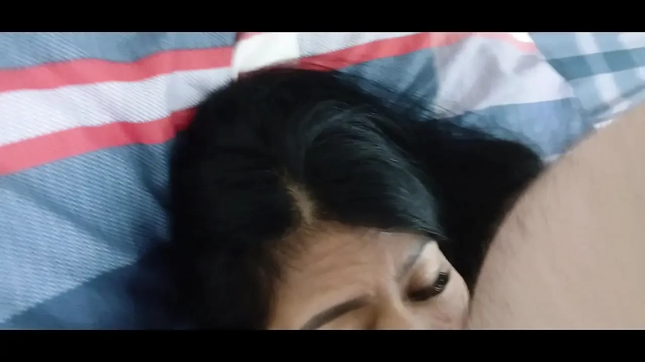 Azjatycka amatorska milf głębokie gardło Obciąganie i spust w ustach