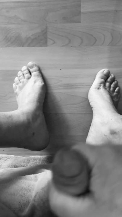 Sergici 48 - Tekrar otuzbir çekip seksi ve ateşli komşumu düşünme zamanı gelmişti. | Klip 1
