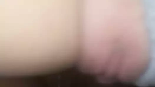 Tanrım o beyaz amcık çikolatayı seviyor