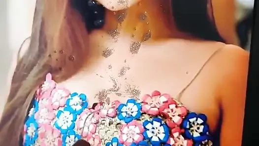 Jannat zubair boşalmak ve spit haraç