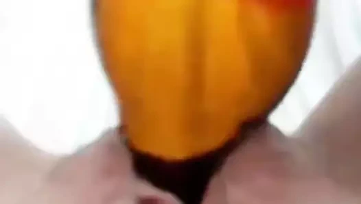 Şişe içinde kedi 1