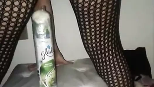 Karı lanet olası kıçını oturmak için hazırlıyor