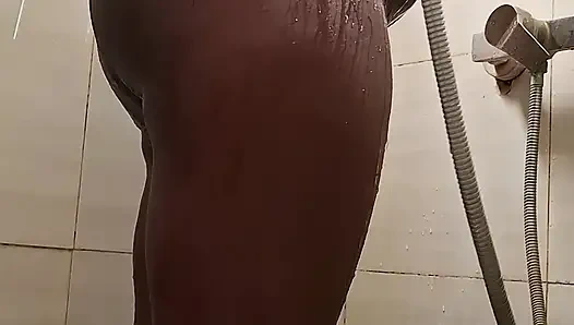 Kimsenin dokunmadığı kutsal tapınağıma bakıyorum