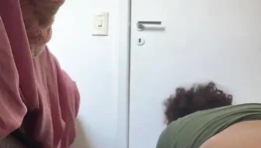 Tombul ıslak üvey anne