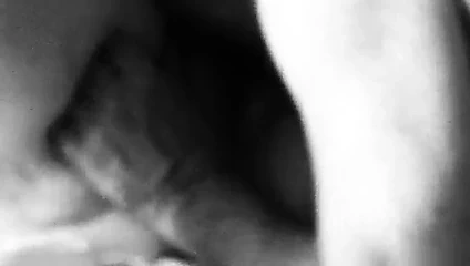 B&amp;w film ben ve bayan kızıl saçlı, yalama, fışkıran ve lanet