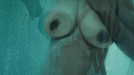 Üvey kız kardeşin seks için üvey erkek kardeşine ihtiyacı var