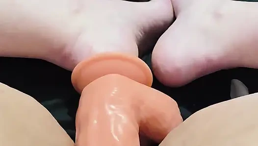 Büyük dildo eğlencesi